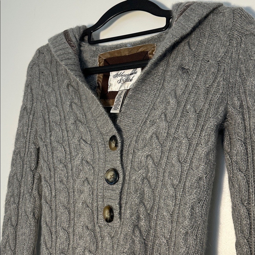 Vintage Y2K Abercrombie Wool/Cashmere/Rabbit Gray Cable Knit Cardigan - Picture 6 of 7